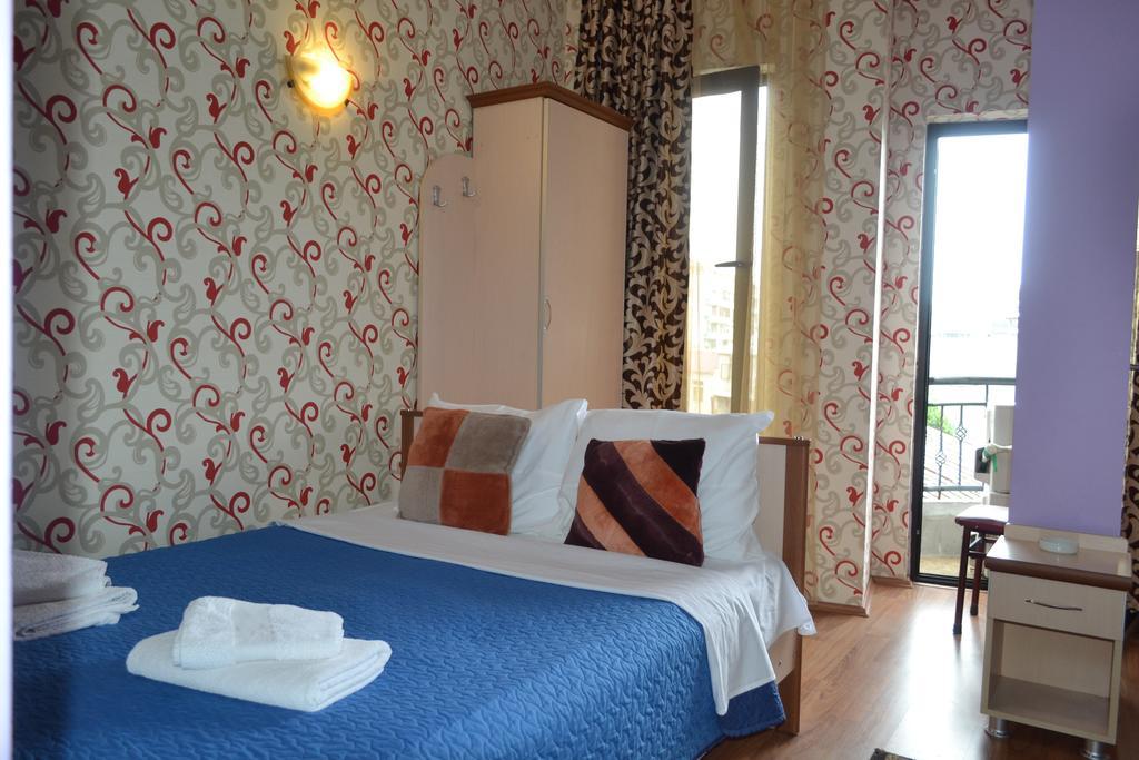 Hotel Elite House Batoumi Extérieur photo